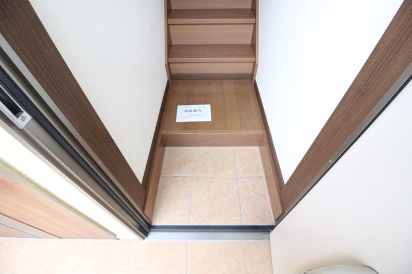 玄関 フォレストKⅡ