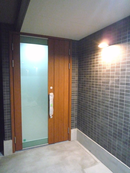 エントランス部分 2ndブレスト