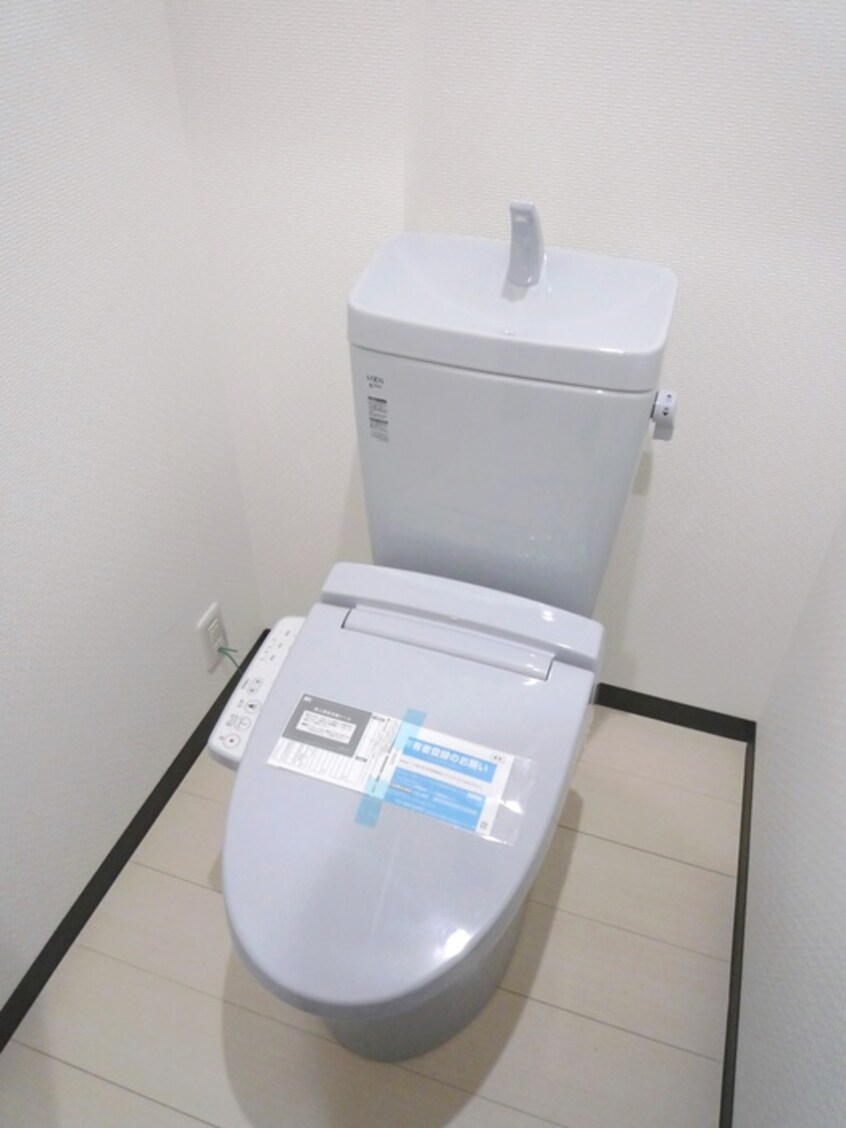 トイレ 2ndブレスト