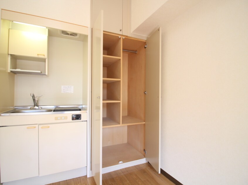 収納 仲町台フェニックスコ－ト