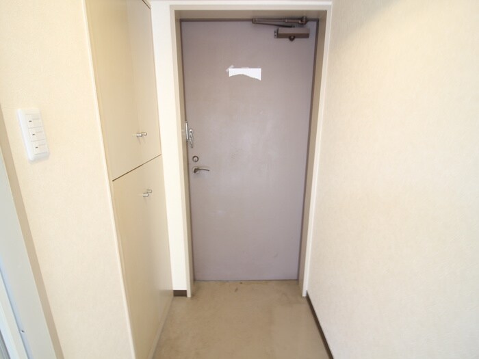 玄関 仲町台フェニックスコ－ト