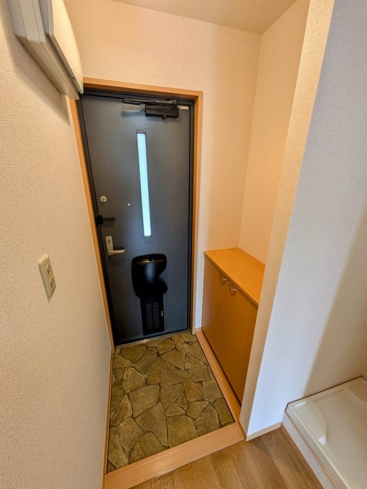 玄関 サニ－中村南