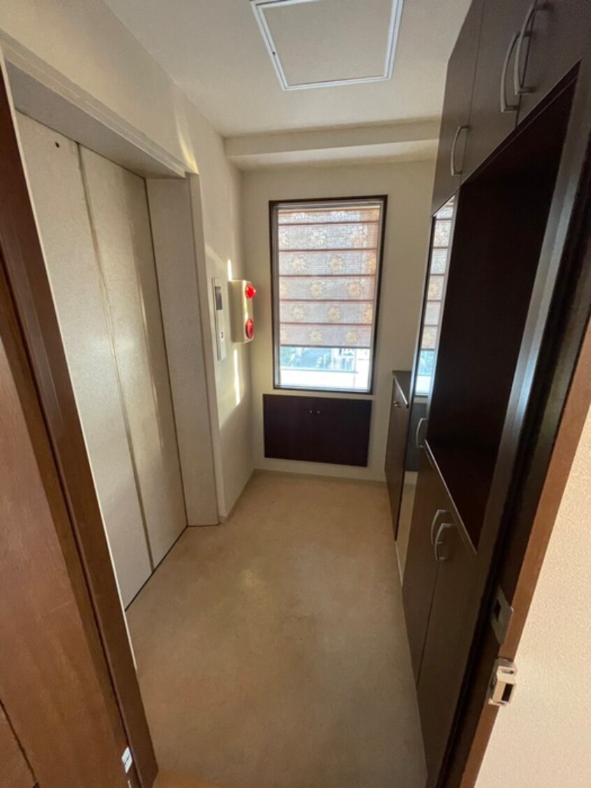 玄関 ＩＴＢビル