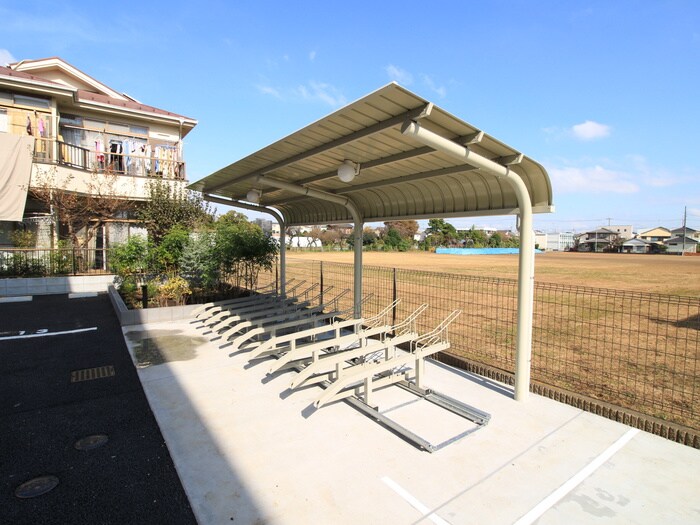 駐輪場 マーガレット