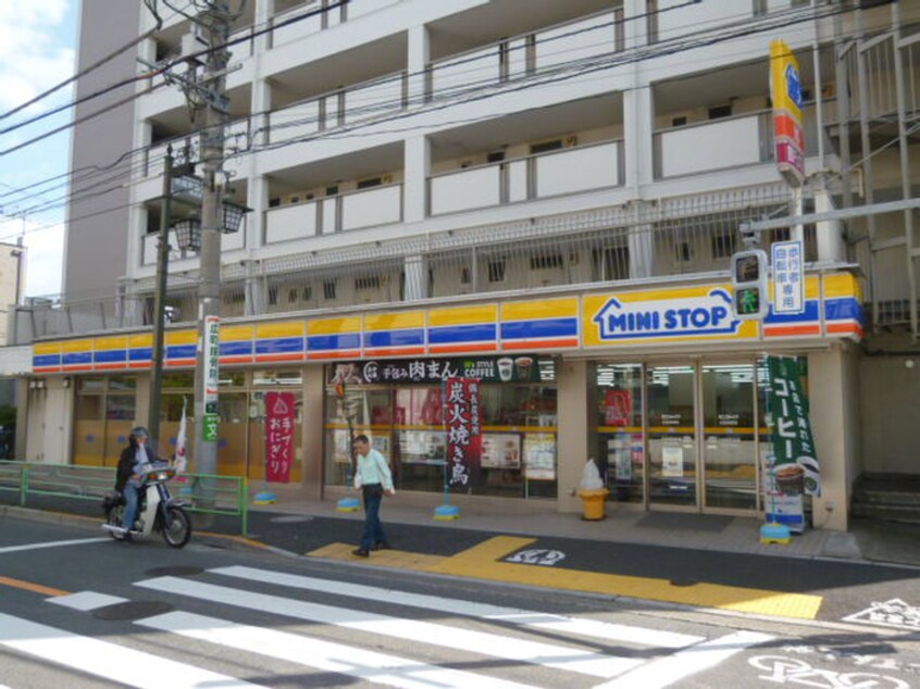 ミニストップ 杉並和田店(コンビニ)まで104m パークフロント