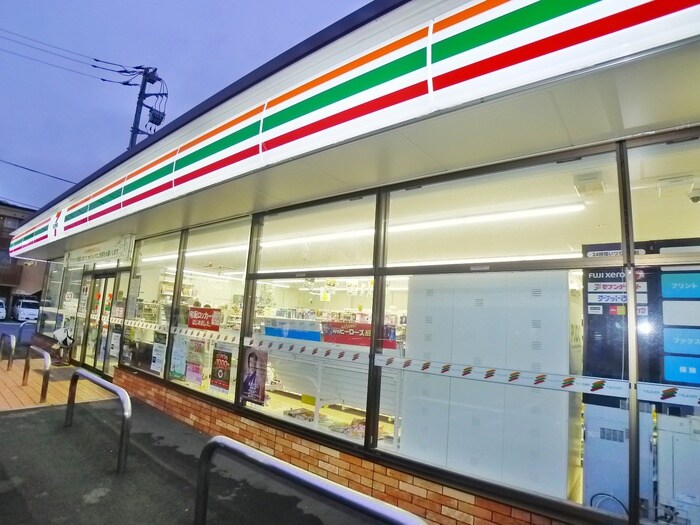 セブンイレブン(コンビニ)まで158m グランドソレーユ