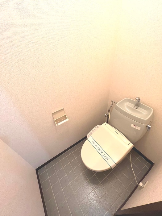 トイレ サイレントハイムＢ