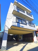 アゼリア・オオクボの外観