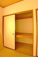 収納 アゼリア・オオクボ