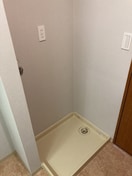 洗濯機置場 ロワールヒエダ