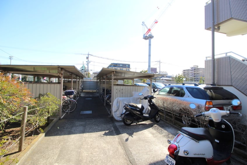 駐輪場 グレース新城