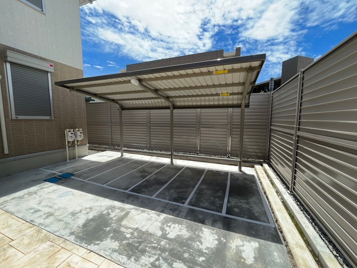 駐輪場 Villa Luminous Shonandai