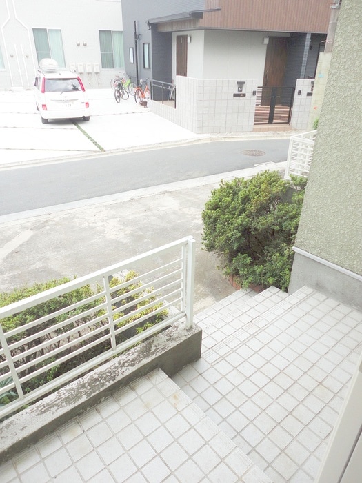 玄関 中村メゾネット