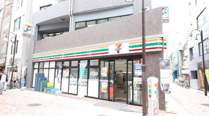 セブンイレブン 上野イーストタワー店(スーパー)まで137m ザ・パークハビオ上野