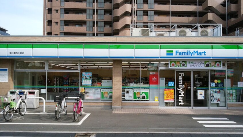ファミリーマート(コンビニ)まで450m Alivis西葛西norte
