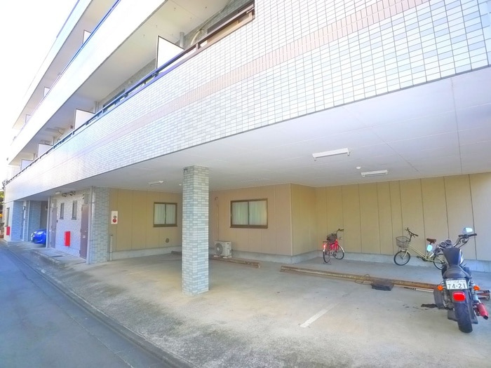 駐車場 ハイネスマリモ