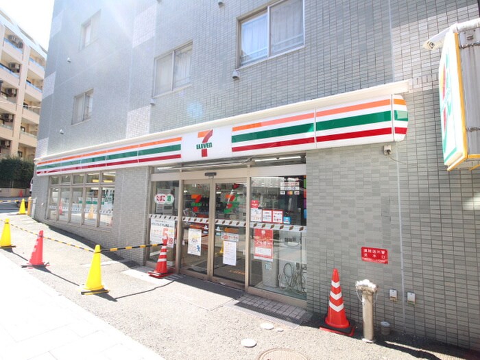 セブンイレブン横須賀本町2丁目店(コンビニ)まで296m プログレンス横須賀本町