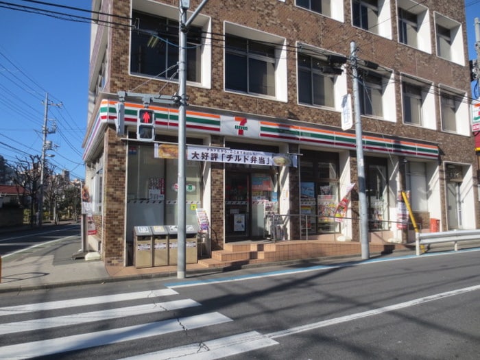 セブンイレブン(コンビニ)まで665m ヒメジオン五反野