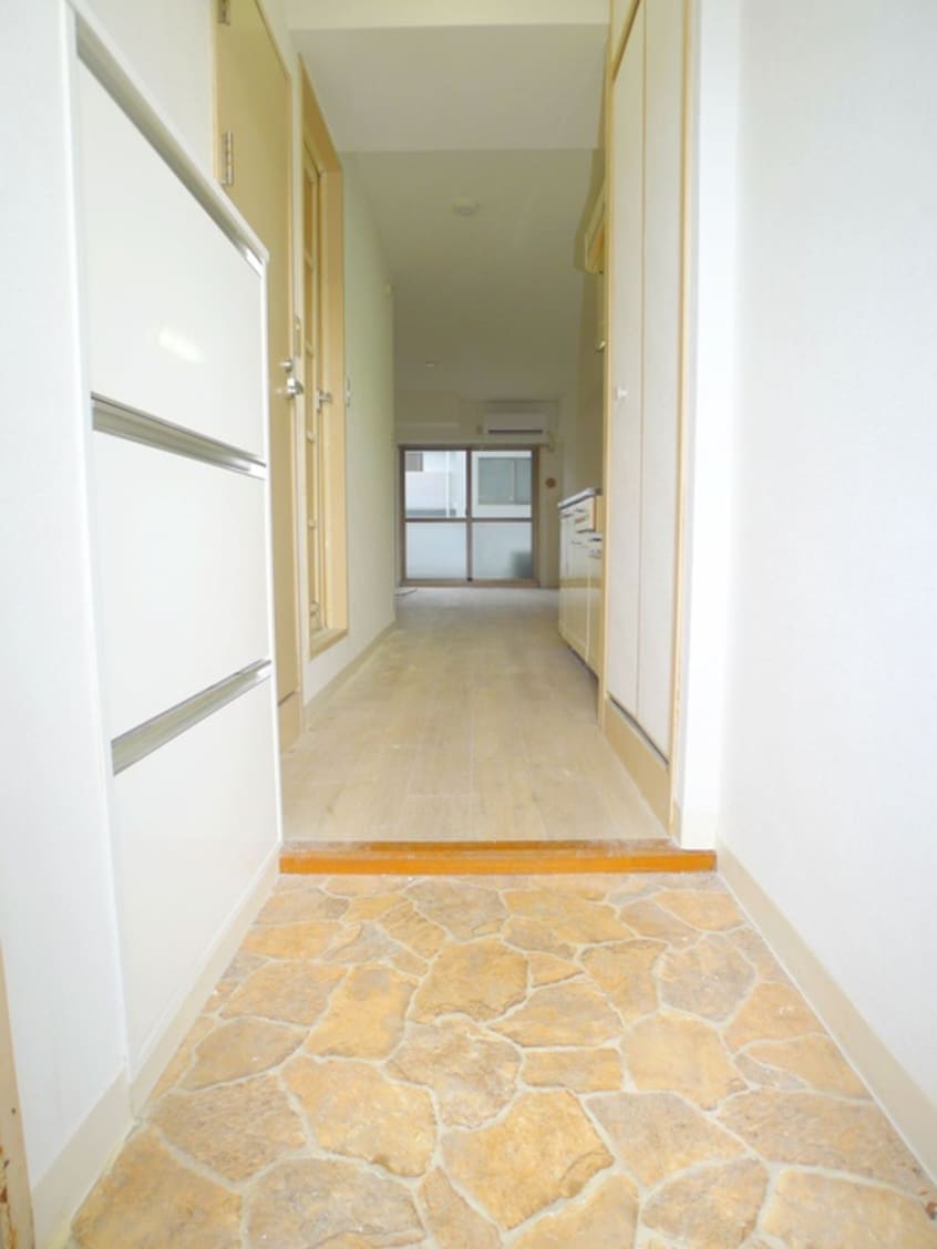 玄関 大成ルームズ