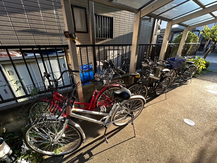 駐輪場 Ｓｈｉｎｅ　ｗｏｏｄｓ