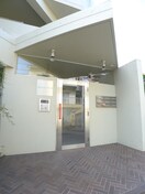 エントランス部分 グリ－ンヴィラ