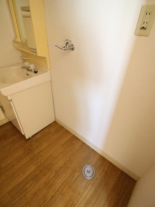 洗濯機置場 アイリスハイム