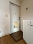 玄関 アイリスハイム