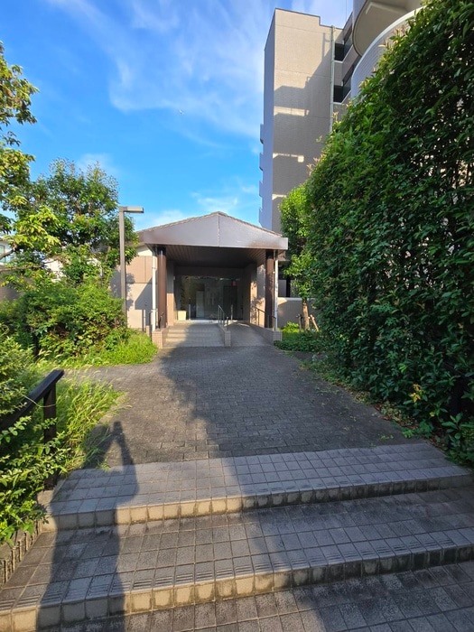 エントランス部分 UURコート白鷺