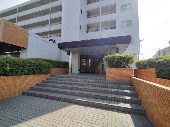 エントランス部分 ロイヤルヒルズ池田