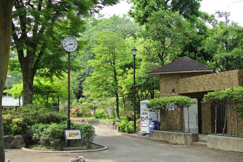 渋谷区立鍋島松濤公園(公園)まで194m ＦｏｎｔａｉｎｅｄｅＤｉｅｕ