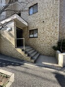 エントランス部分 アドラブール