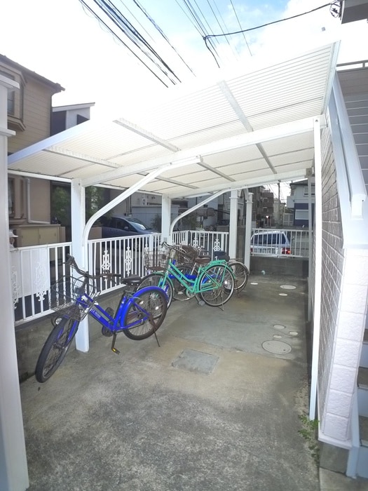 駐輪場 ABフラット中山