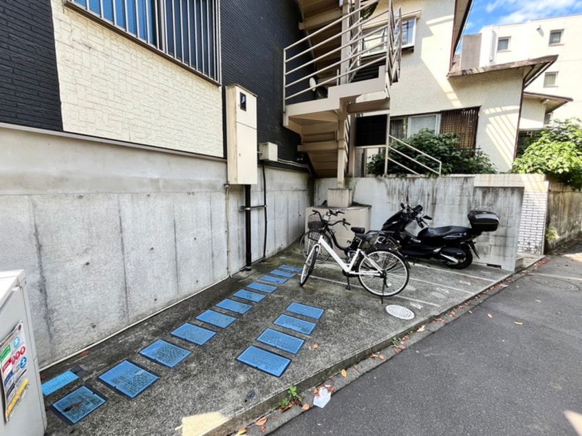 駐輪場 クレカ－サ板橋