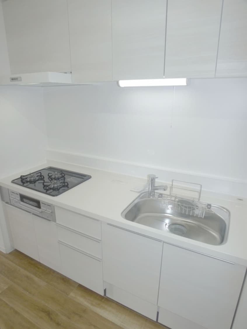 キッチン ルミエ－ル西綾瀬