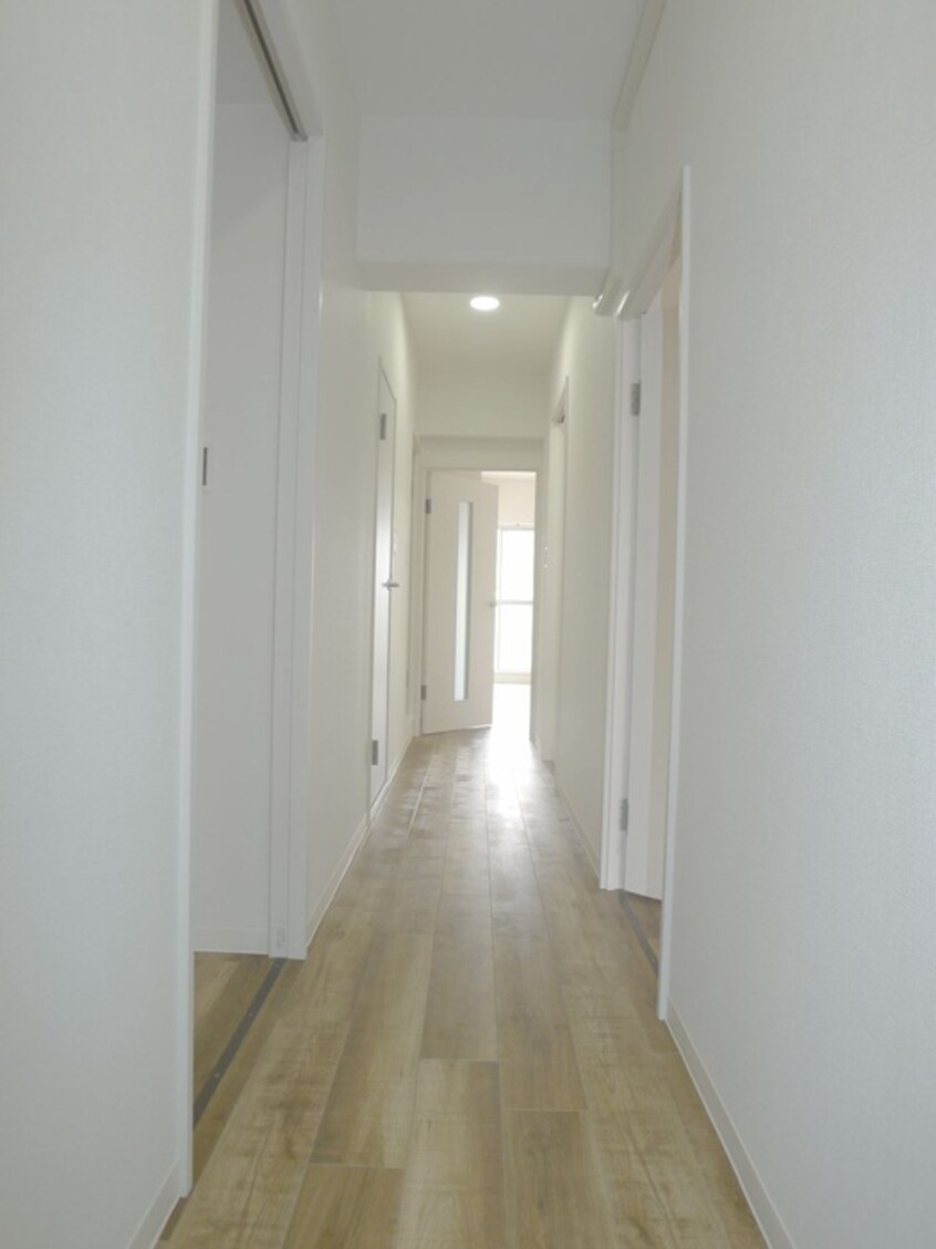 廊下 ルミエ－ル西綾瀬