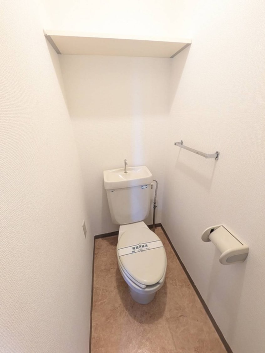 トイレ ｸﾞﾗｽｨｱ新川崎