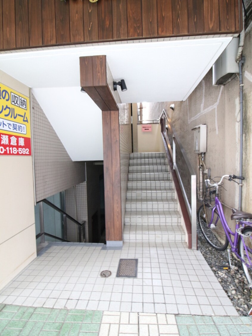 エントランス部分 ノーブルコート子安