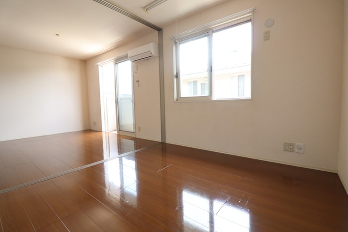 居室 ルミエ－ル