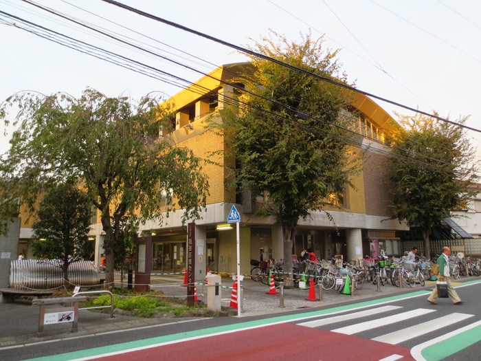 世田谷区立粕谷図書館(図書館)まで220m プラトージョビアル