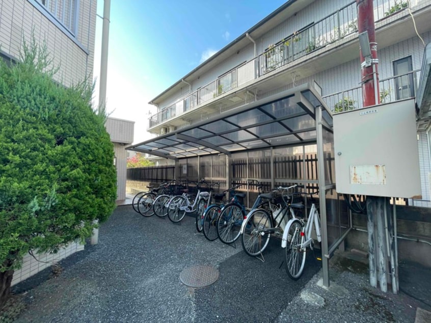 駐輪場 シャトーハイツ
