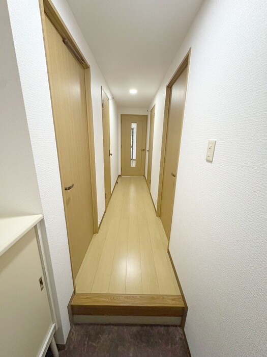 廊下 アン・リミエ－ル