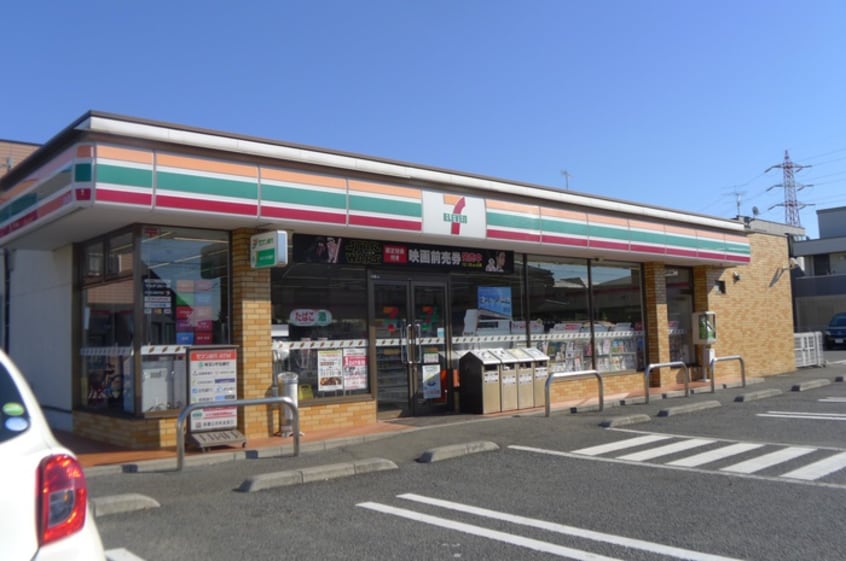 セブンイレブン(コンビニ)まで700m グリ－ンコ－ト石田Ｂ