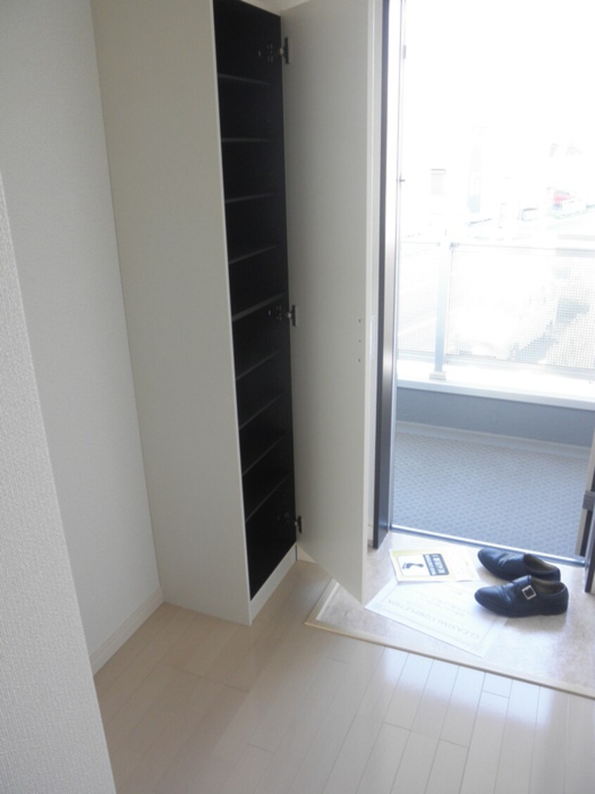 玄関 リブリ・西谷