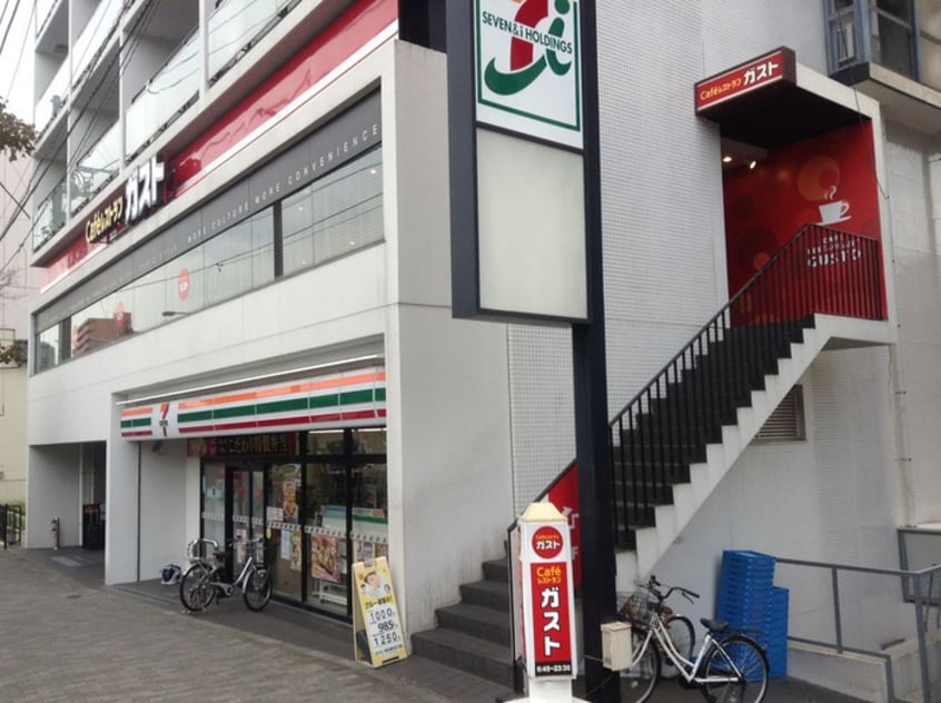 ガスト(その他飲食（ファミレスなど）)まで165m クオリア渋谷本町