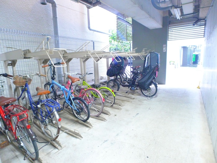 駐輪場 アブレスト西日暮里