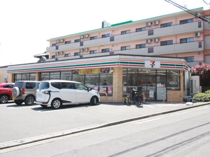 セブンイレブン横浜十日市場東(コンビニ)まで297m メイト・テン