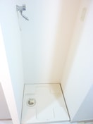 洗濯機置場 ドゥーエ新川