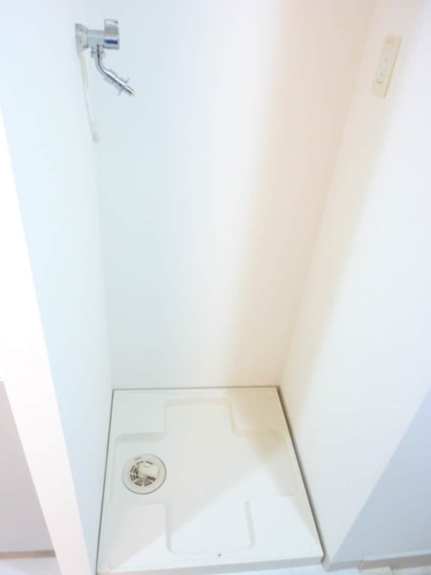 洗濯機置場 ドゥーエ新川