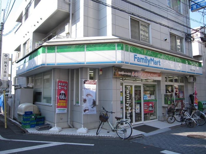 ファミリーマート(コンビニ)まで13m セレッソ参番館