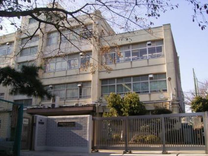 横浜市立永谷小学校(中学校/中等教育学校)まで647m パラシオン栄昇